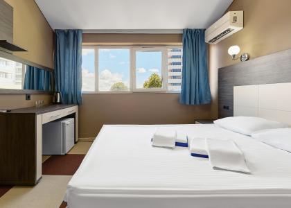 room 144 thumbnail 2