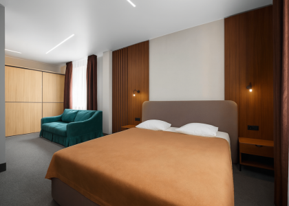 room 73 thumbnail 1
