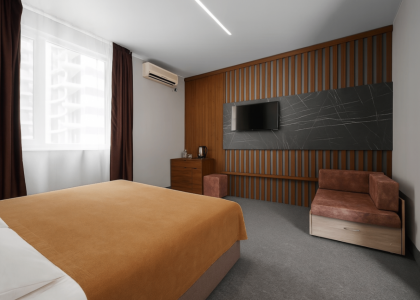 room 73 thumbnail 2